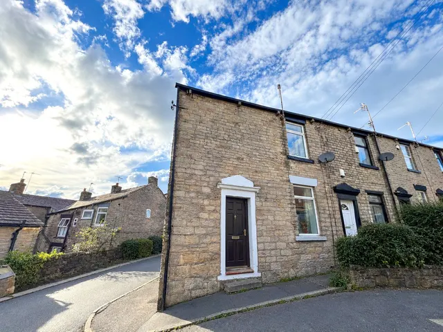 Co-Operative Street, Springhead, OL4, photo 1