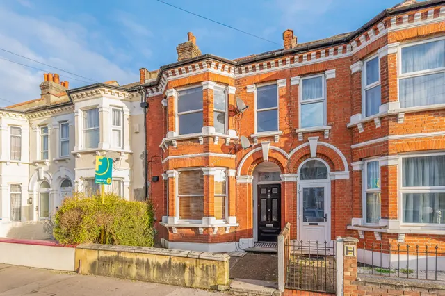 Photo 2 — 60b Gonville Road, Thornton Heath