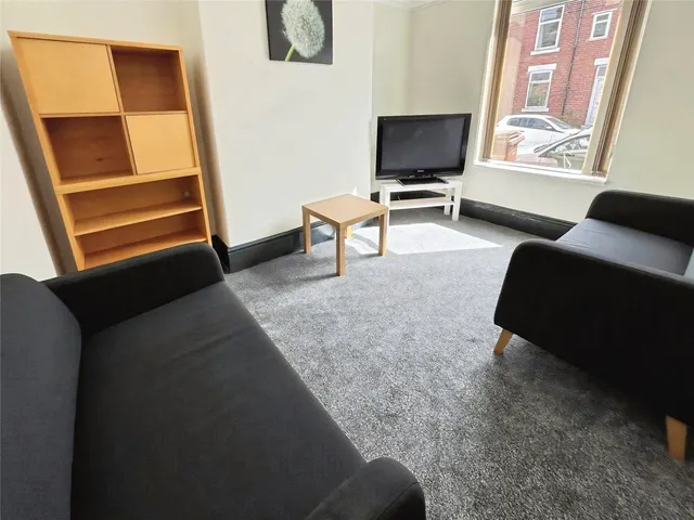 Ashdown Road, Wakefield, WF1, photo 3