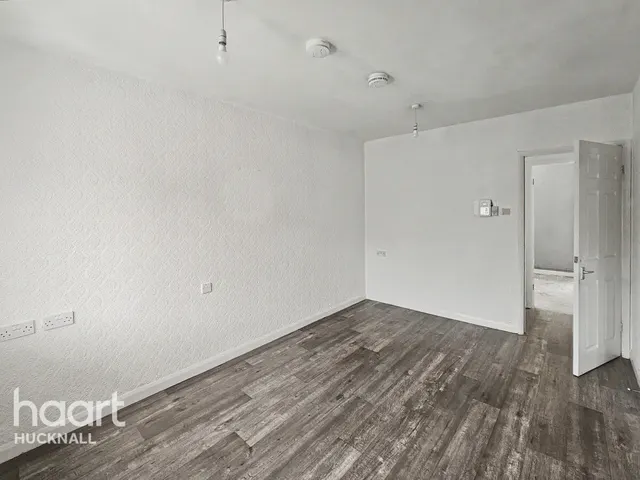 Wroughton Court, Nottingham, NG16, photo 2