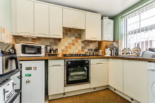 Photo 2 — Wickham Road, Croydon, CR0