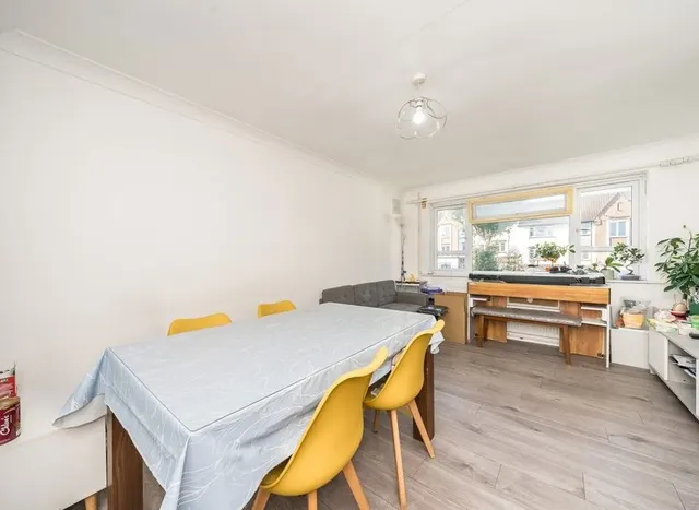 Manor Road, Twickenham, TW2, photo 3