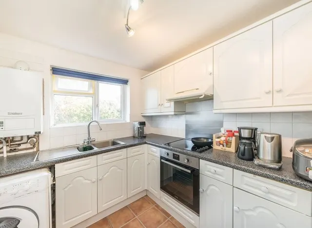 Manor Road, Twickenham, TW2, photo 2