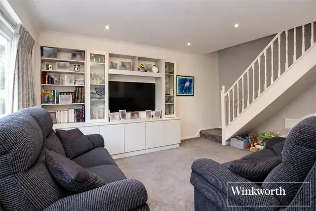 Anthony Road, Borehamwood, WD6, photo 2