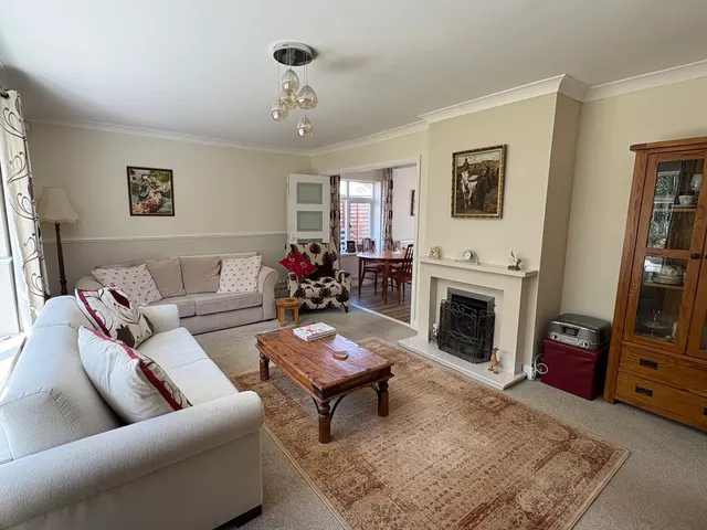 Shrubbery Road, Ketley Bank, photo 2