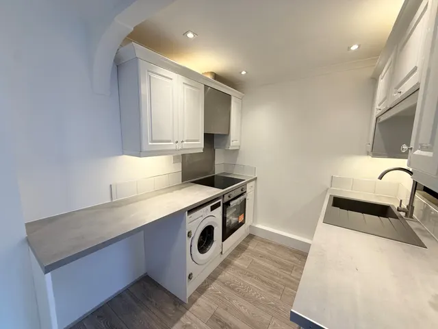 Photo 2 — Mahon Close, ENFIELD