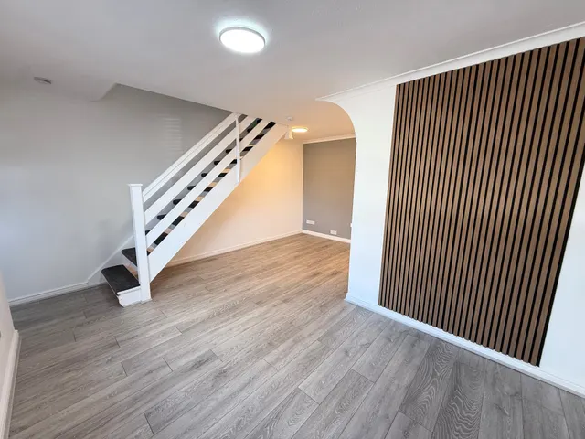 Photo 3 — Mahon Close, ENFIELD