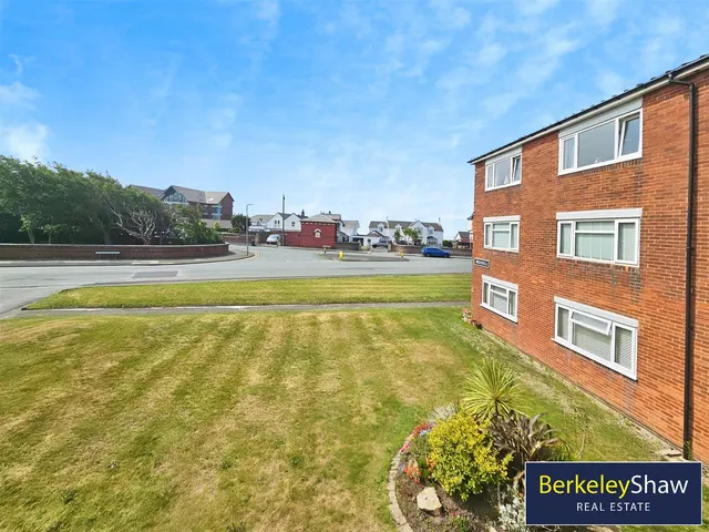 The Serpentine South, Blundellsands, L23, photo 1