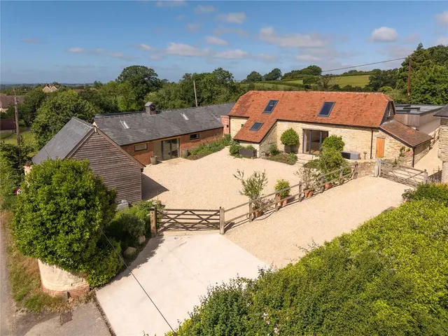 5 bedroom house — Stour Row, Shaftesbury, Dorset, SP7 0QW