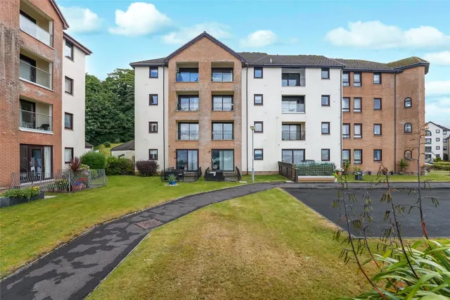 Hollywood, Largs, North Ayrshire, KA30, photo 1