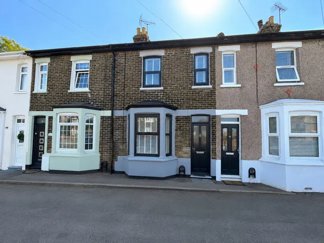 North Road, Queenborough, ME11, photo 1
