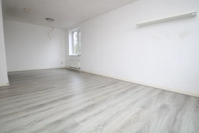 Photo 2 — Haling Park Road, South Croydon CR2