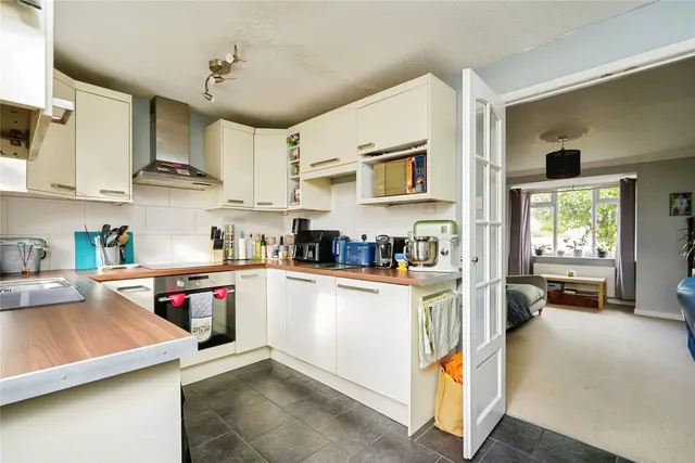 Photo 3 — Beckdale Close, Bicester, Oxfordshire, OX26