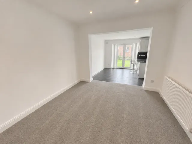 Dorset Avenue, Southall, UB2, photo 3