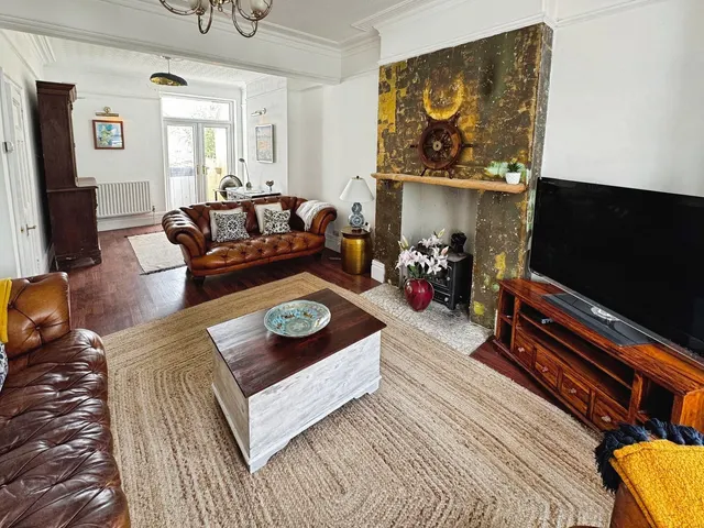 Photo 2 — Esplanade Avenue, Porthcawl, CF36 3YS