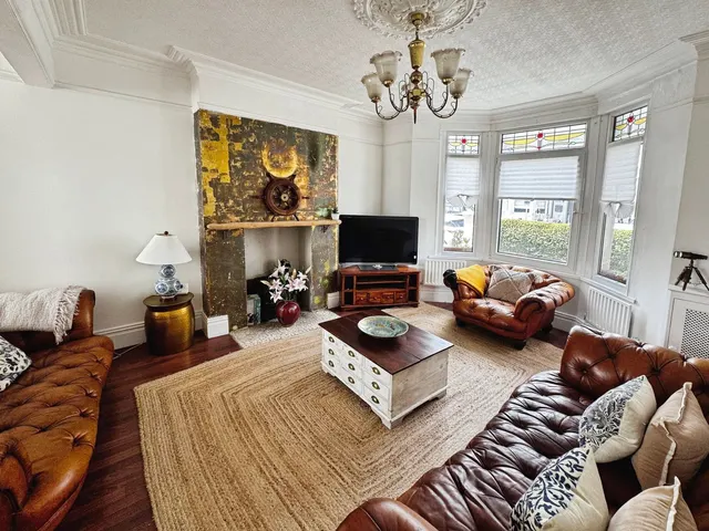 Photo 3 — Esplanade Avenue, Porthcawl, CF36 3YS