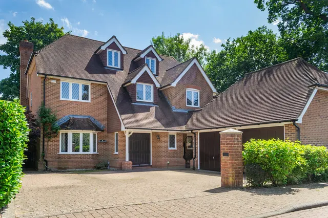 Miller Place, Gerrards Cross, SL9, photo 1