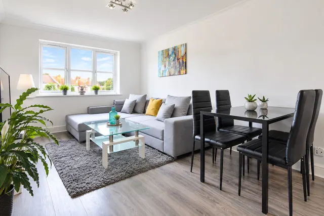 Photo 2 — Gladesmere Court, Watford, Watford, WD24 6LX