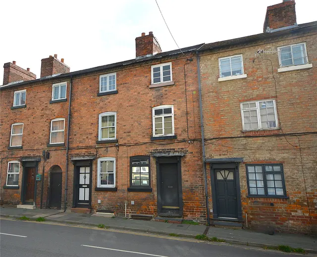 Commercial Street, Newtown, photo 1