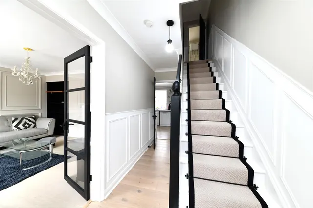 Photo 2 — Manor Close, Hertford, Herts, SG14 3JZ