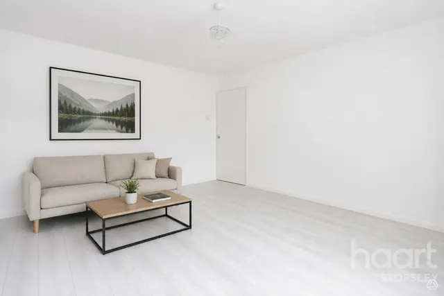 Hitchin Road, Luton, LU2, photo 3