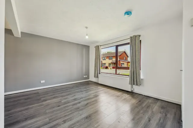 Waukglen Avenue, Glasgow, G53, photo 3
