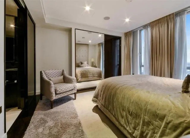 Photo 3 — Pan Peninsula Square, Canary Wharf, E14