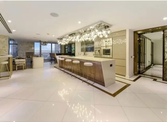 Pan Peninsula Square, Canary Wharf, E14, photo 1