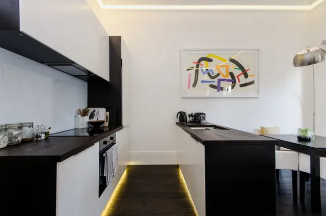 Photo 2 — Flat 2, 6 Redcliffe Gardens, London