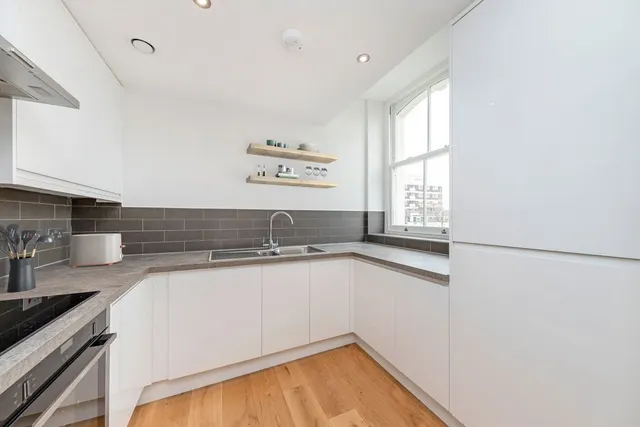 Goldhawk Road, W12, photo 3