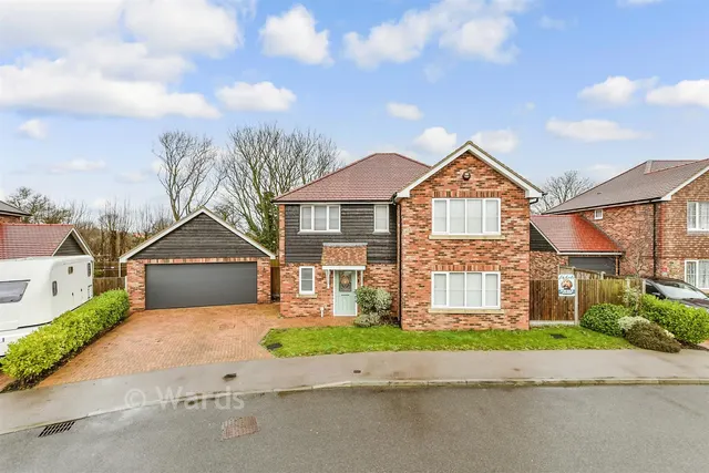 The Meadows, Manston, CT12, photo 1