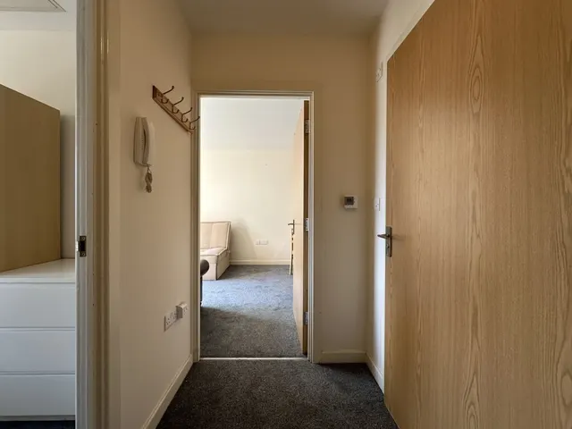 Quayside Drive, CO2, photo 3
