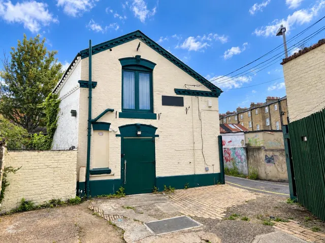 East Crescent Road, Gravesend, DA12, photo 1