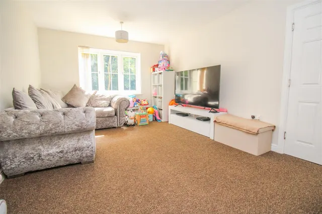 Bromley Close, Harlow, CM20, photo 2