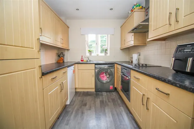 Bromley Close, Harlow, CM20, photo 3
