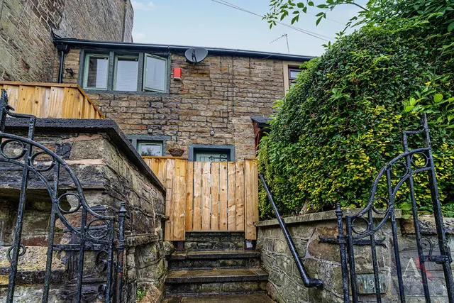Dewhirst Road, Rochdale, OL12, photo 2