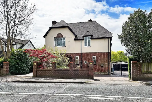 Hale Road, Hale Barns, Cheshire WA15 8TD, photo 1