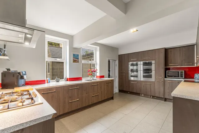 Cleckheaton Road, Oakenshaw, photo 2