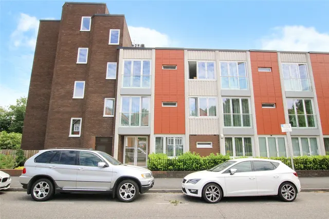 Knoll Rise, Orpington, BR6, photo 1