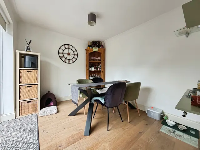 Photo 3 — Chiltern Close, Farnborough, Hampshire, GU14 9SF