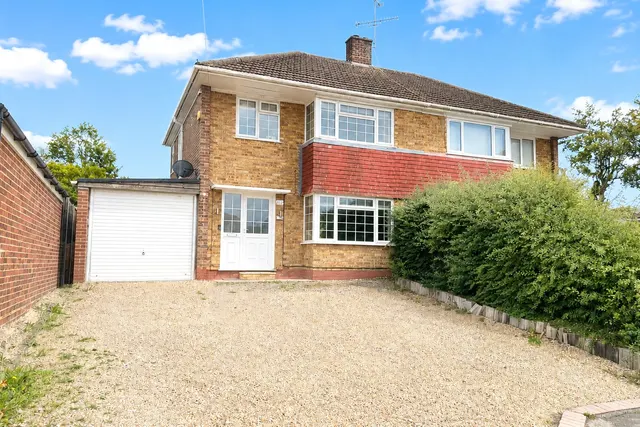 Chiltern Close, Farnborough, Hampshire, GU14 9SF, photo 1
