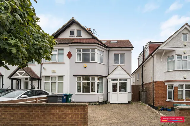 Neeld Crescent, London, NW4, photo 1