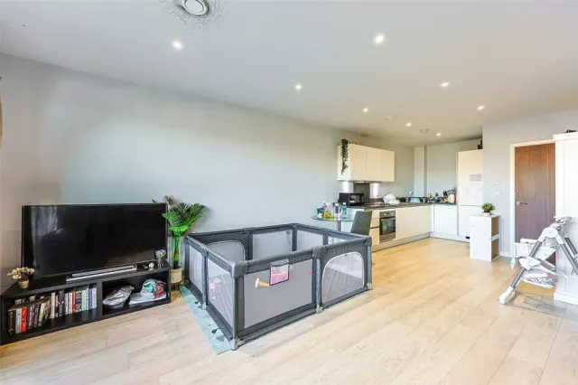 Moorhen Drive, Hendon, NW9, photo 2
