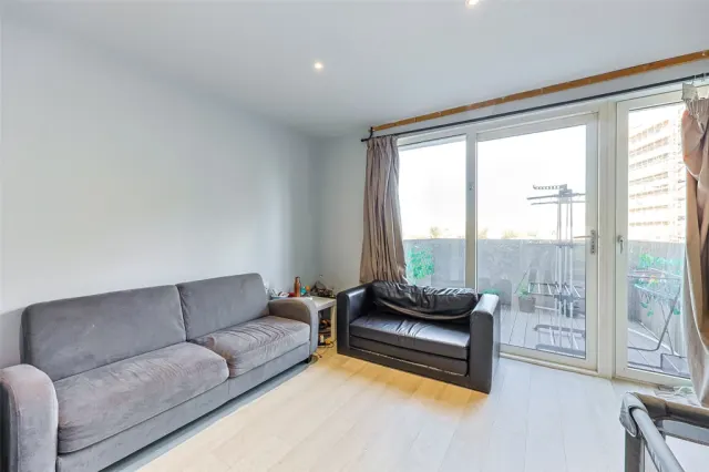 Moorhen Drive, Hendon, NW9, photo 1