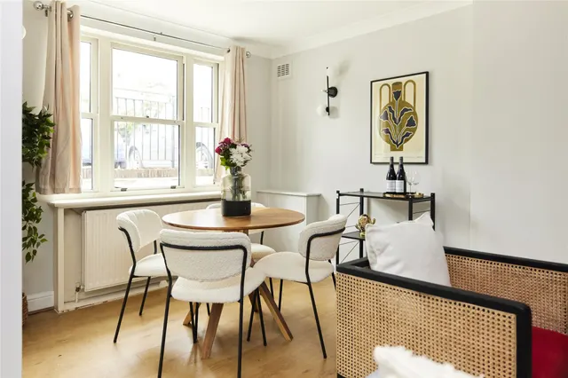Upper Richmond Road, Putney, photo 3