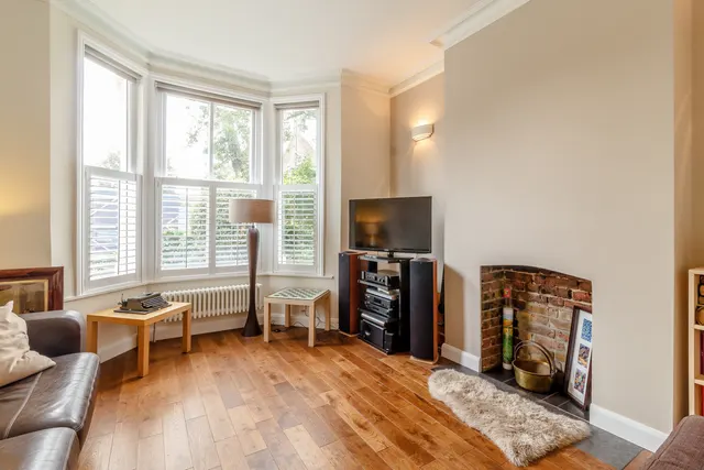 Bollo Bridge Road, London Fees Apply, W3, photo 2