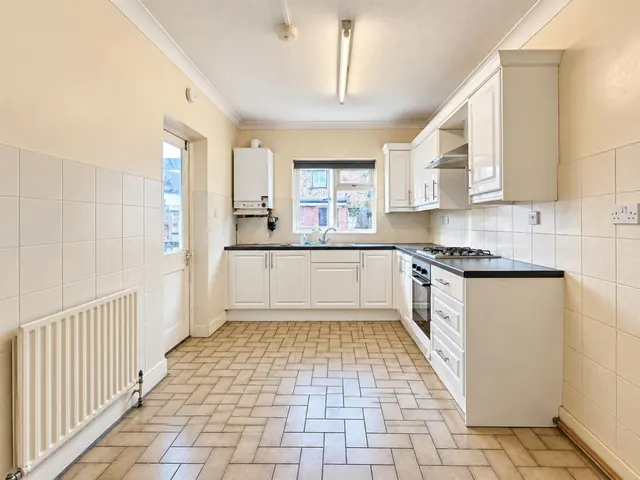 Terraced For SaleNorthcote Avenue, Southall, UB1, photo 2