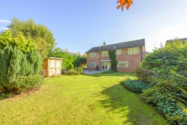 Wells Close on Barrowby Gate in Grantham, photo 2