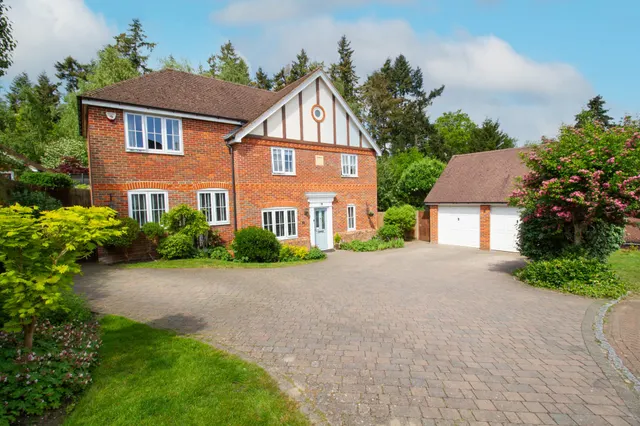 Fullerton Close, Fleet, GU51 1BJ, photo 1