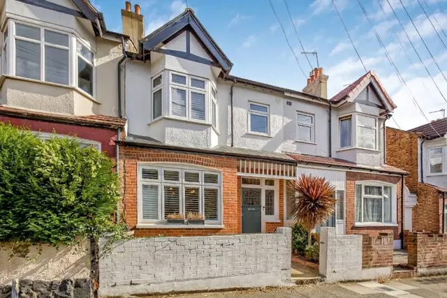 Photo 3 — Crowborough Road, Furzedown